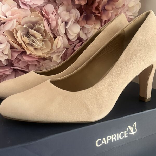 Кожени обувки с ток Caprice
